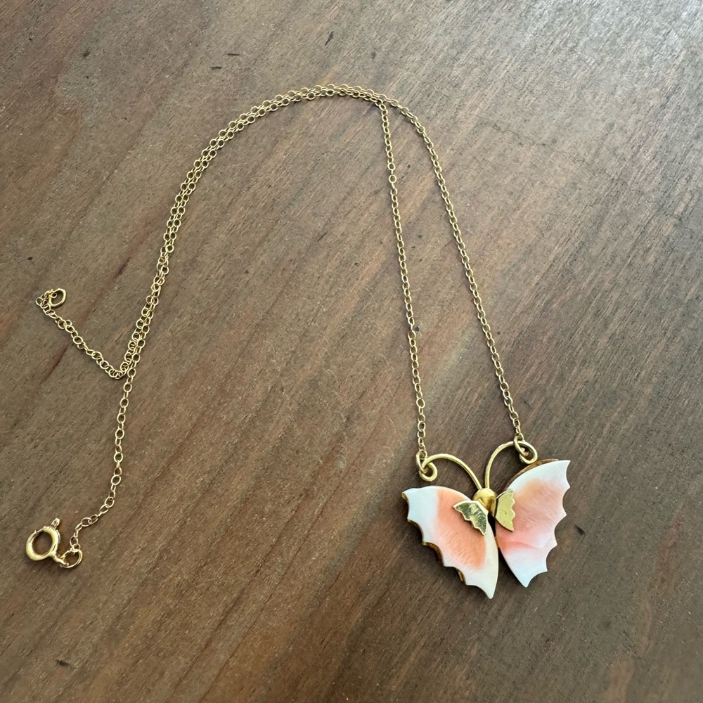 Elegant Gold Butterfly Pendant Necklace